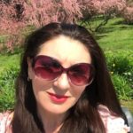 "Binecuvântat să fii, Alexandru! Tocmai am încheiat ultima meditație din cursul Activarea Energiei Neamului. Pentru mine, această călătorie și aceste meditații sunt ceva ce sufletul meu a cerut și ele au venit prin tine. Ai o energie binefăcătoare și înaltă, eu așa o simt, și o transmiți și cursanților tăi. Da, România este inima mea, chiar dacă Viața m-a dus pe meleaguri străine, poate că aveam lecții d eluat de aici, dar simt că atunci când vin în România, îmi iau energia pentru a merge mai departe. Rezonez cu energia ta, cu meditațiile tale, urmez cursurile tale, pe care le recomand celor ce rezonează, admir tot ce faci prin Canal 33... și îmi doresc să formăm o comunitate tot mai mare cu oameni frumoși și puri la suflet, care să contribuim unul celuilalt. Îți mulțumesc cu recunoștință și te îmbrățișez cu iubire!" (Maricica Mihalcea)
